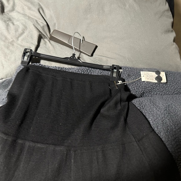 Black floor length knit skirt - Picture 4 of 5